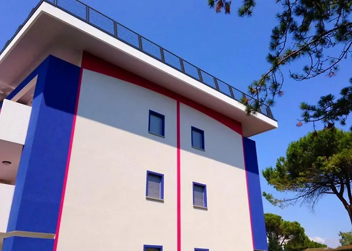 Апартаменты Your Summer Retreat In Lido Dei Pini