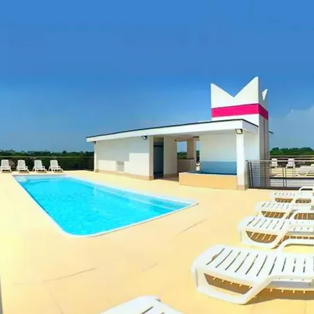 Your Summer Retreat In Lido Dei Pini *
