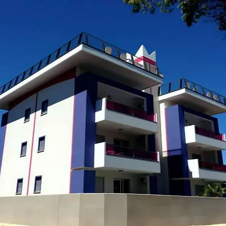 Your Summer Retreat In Lido Dei Pini *