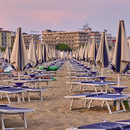 Your Summer Retreat In Lido Dei Pini * Бибионе
