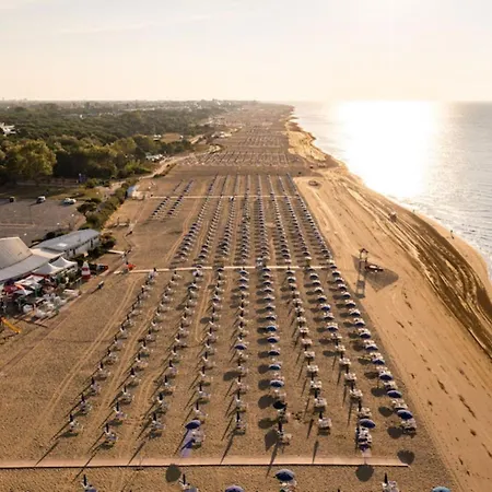 Апартаменты Your Summer Retreat In Lido Dei Pini *