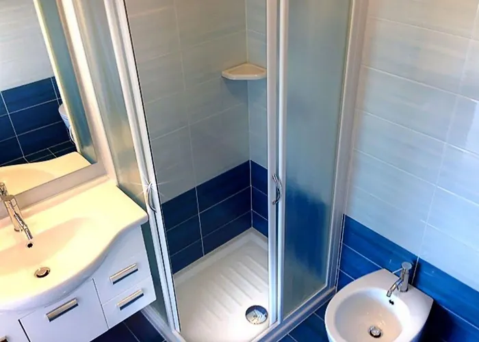 Your Summer Retreat In Lido Dei Pini Apartman