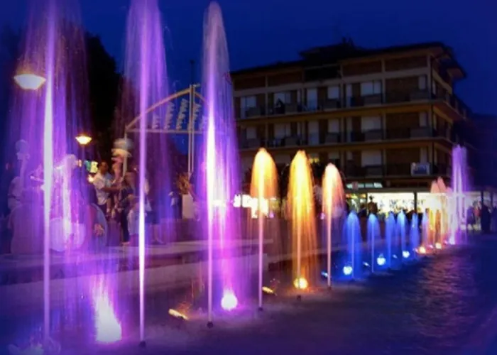 Your Summer Retreat In Lido Dei Pini Lejlighed